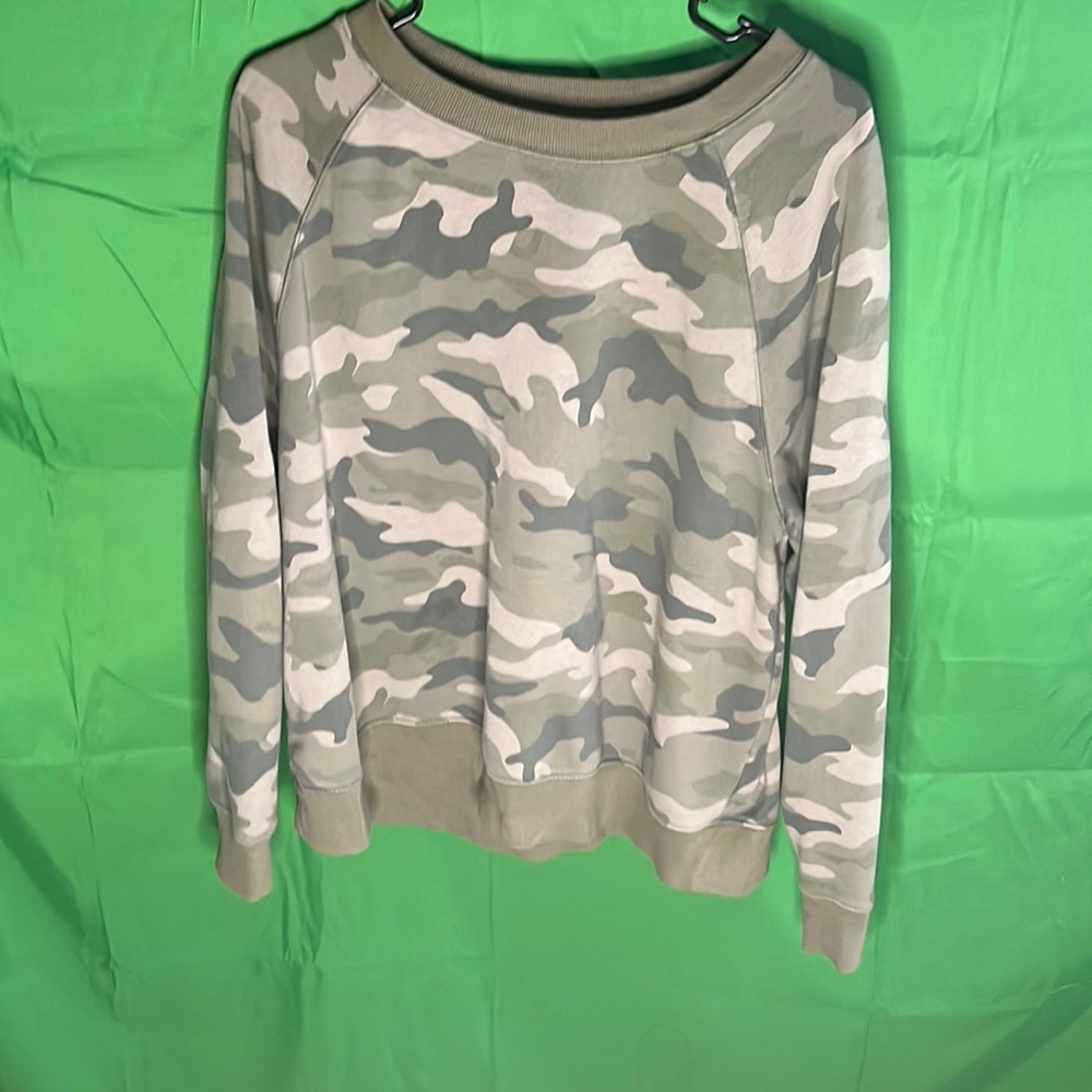 Camo sweatshirt